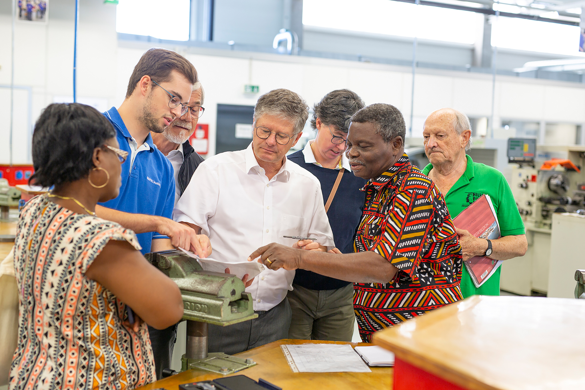 Aktive und Förderer des Vereins „Hilfe für Togo“ besichtigten das Ausbildungszentrum von MAPAL.